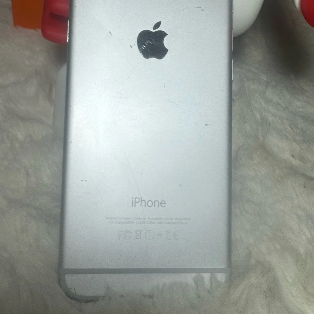 Apple  iPhone 6 Silver 128 GB AT&T (read)